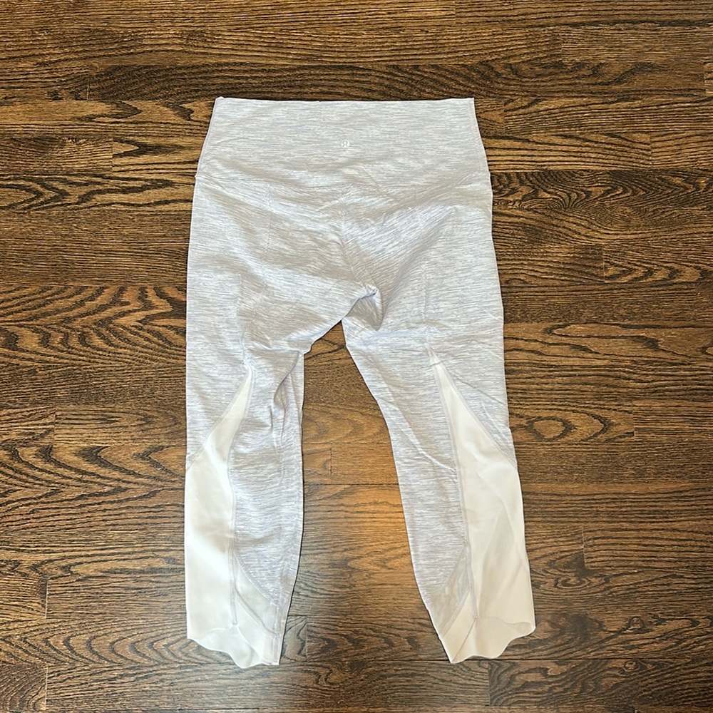 Cropped, Lululemon grey and off-white leggings